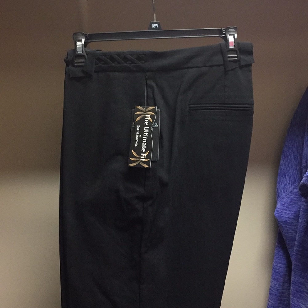 Black capri pant
